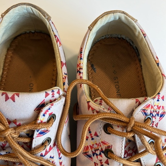Sun and Stone - 9.5, canvas tie boat shoes - Picture 3 of 6